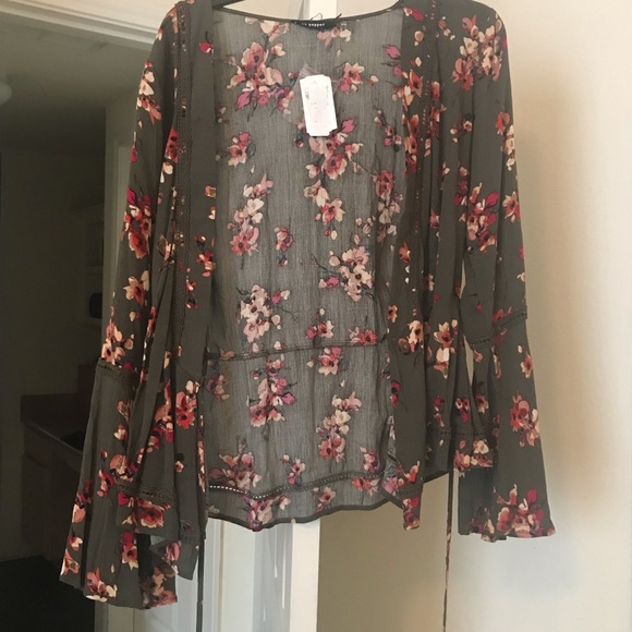 Brand new Cardigan sz Med - Picture 2 of 2